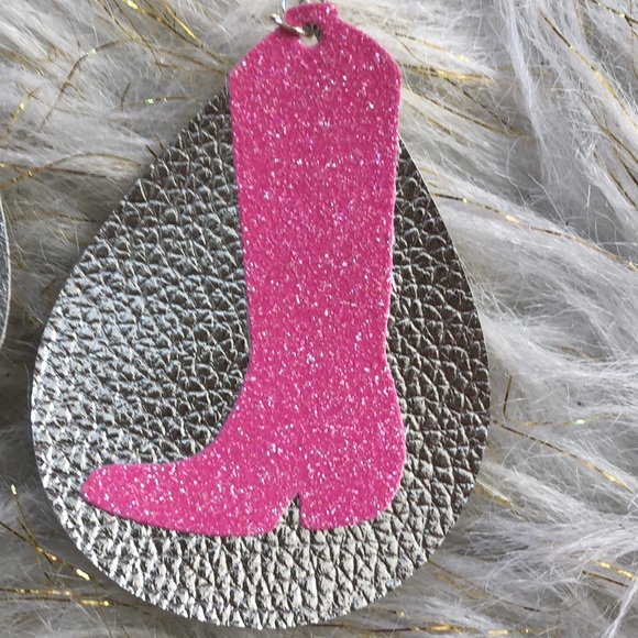 Lightweight space Cowgirl earrings - Picture 2 of 4